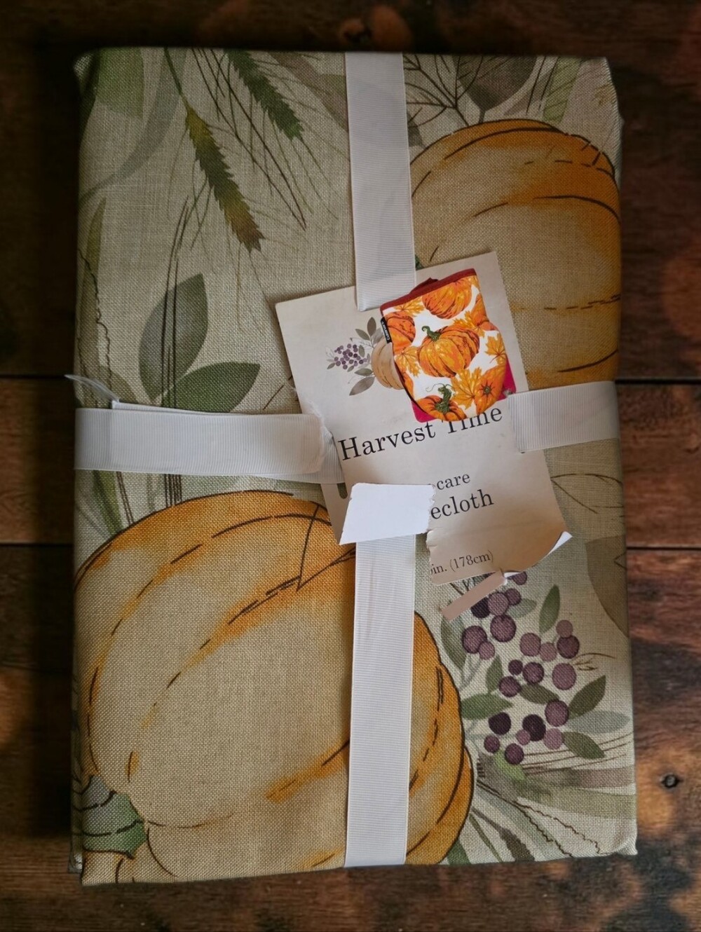 Pumpkins Fall Harvest Tablecloth in Multicolored - Home Dining